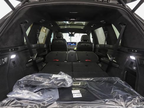 Used 2027 BMW X7 xDrive40i w/ M Sport Package AWD/4WD image 29