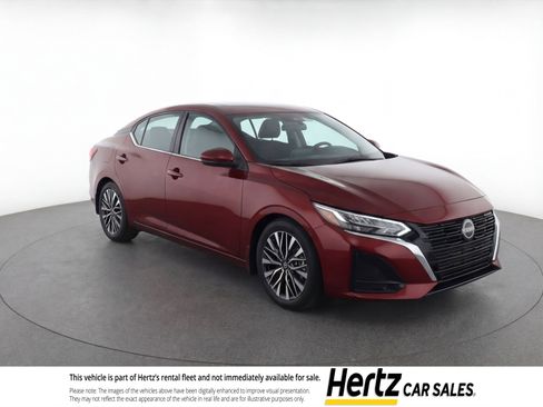 Used 2024 Nissan Altima 2.5 SV FWD image 1