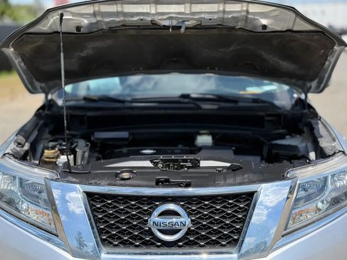 Used 2015 Nissan Pathfinder SV image 30