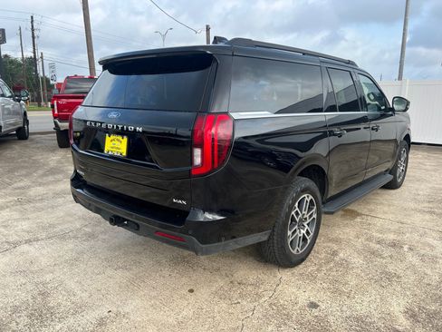 Used 2025 Ford Expedition Max Active AWD/4WD image 3