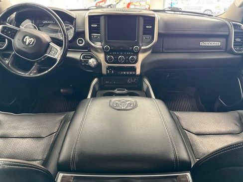 Used 2019 RAM 1500 Laramie AWD/4WD image 3