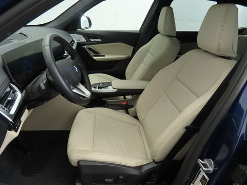 Certified 2025 BMW X1 xDrive28i w/ Premium Package image 18