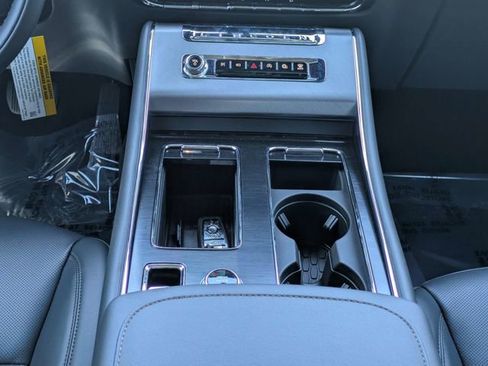 New 2026 Lincoln Aviator AWD image 17