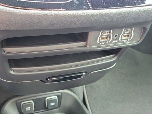 Used 2021 Chrysler Pacifica Touring-L w/ Premium & Safety Sphere Group FWD image 27