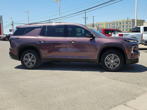 Used 2024 Chevrolet Traverse LT FWD image 14