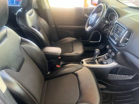 Used 2018 Jeep Compass Latitude w/ Cold Weather Group AWD/4WD image 19