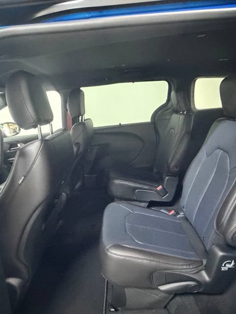 New 2027 Chrysler Pacifica Select AWD/4WD image 25