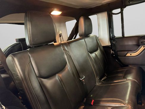 Used 2014 Jeep Wrangler Unlimited Sahara AWD/4WD image 25