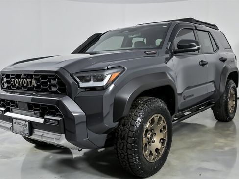 Used 2025 Toyota 4Runner Trailhunter AWD/4WD image 6