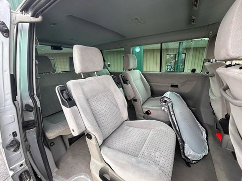 Used 2002 Volkswagen Eurovan GLS FWD image 12