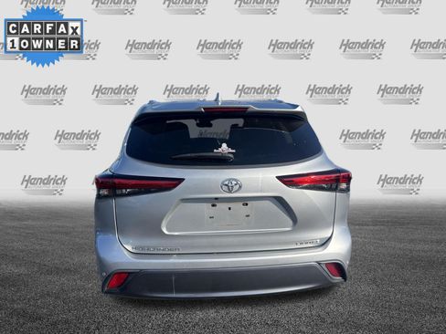 Used 2021 Toyota Highlander Limited FWD image 9