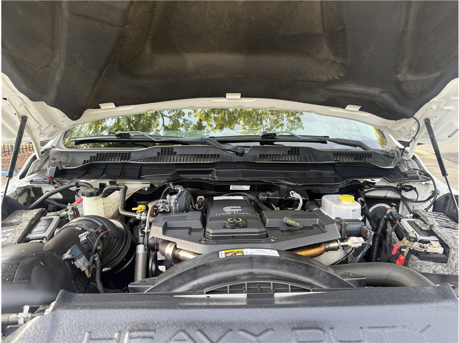 Used 2018 RAM 2500 SLT w/ Luxury Group AWD/4WD image 14