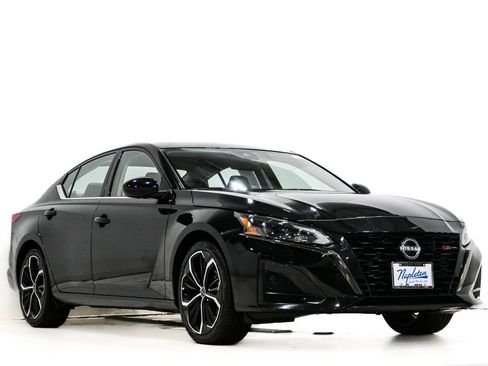 Used 2024 Nissan Altima 2.5 SR FWD image 1