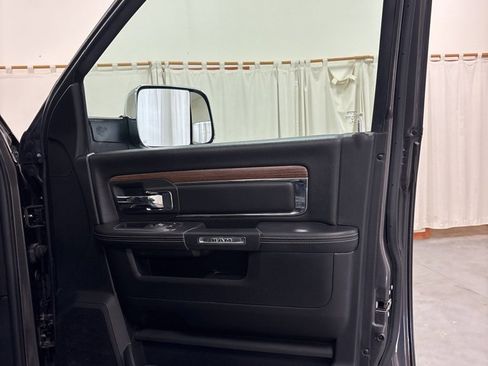 Used 2018 RAM 2500 Laramie w/ Convenience Group image 33