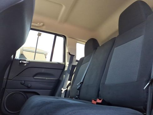 Used 2016 Jeep Compass Sport FWD image 13