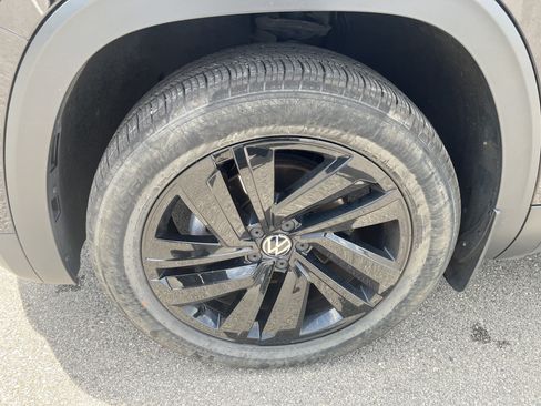 Used 2023 Volkswagen Atlas Cross Sport SE AWD/4WD image 24
