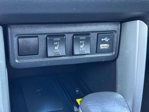 Used 2022 Toyota Corolla Cross XLE AWD/4WD image 23
