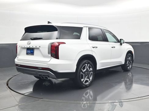 Certified 2024 Hyundai Palisade SEL FWD image 6