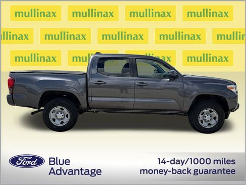 Used 2022 Toyota Tacoma SR w/ SR Convenience Package RWD image 2
