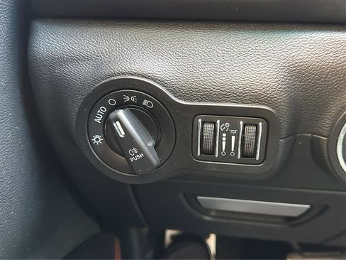 Used 2016 Maserati Ghibli S RWD image 18