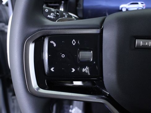 Used 2025 Land Rover Discovery Sport S image 24