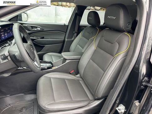 Used 2024 Chevrolet Trax ACTIV w/ Sunroof Package image 13