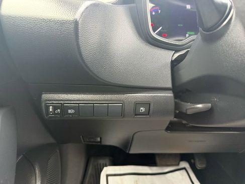 Used 2021 Toyota Corolla LE w/ Carpet Mat Package (TMS) image 33