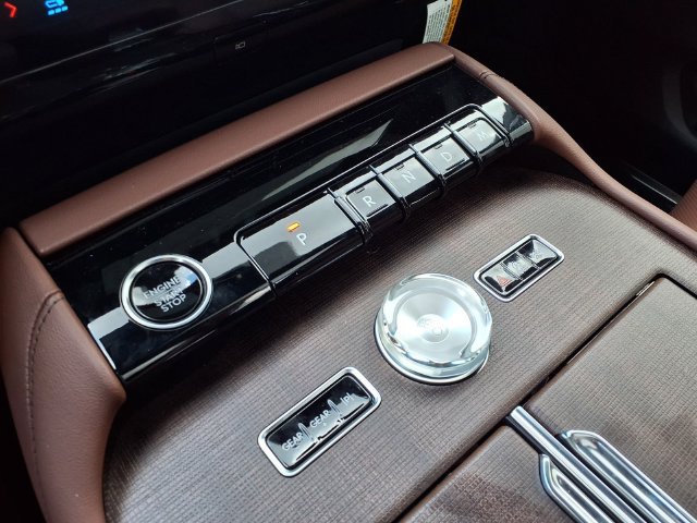 New 2026 Lincoln Navigator Reserve AWD/4WD image 14