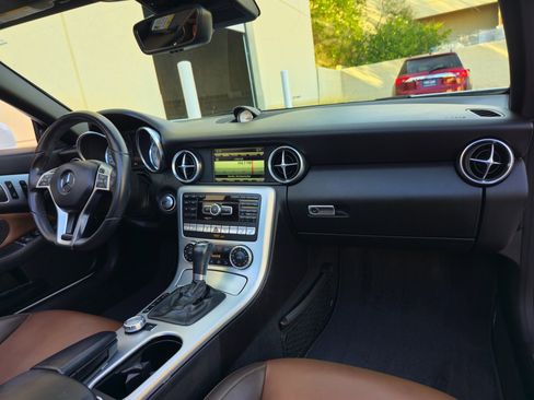 Used 2016 Mercedes-Benz SLK 350 image 26