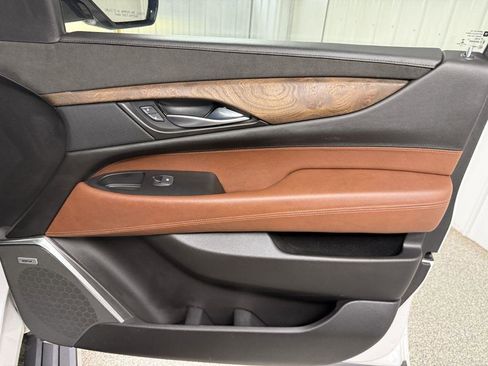 Used 2016 Cadillac Escalade ESV Premium image 44