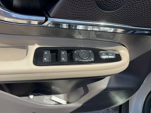 Used 2024 Lincoln Corsair FWD image 11
