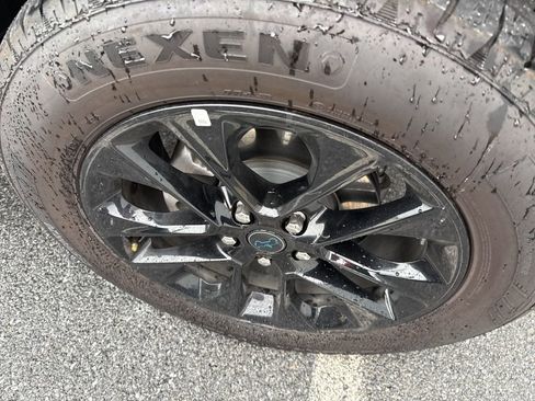 Used 2025 Jeep Wrangler Sahara 4xe image 11