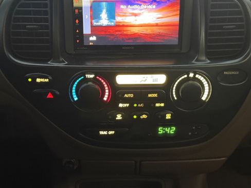 Used 2003 Toyota Sequoia SR5 image 18