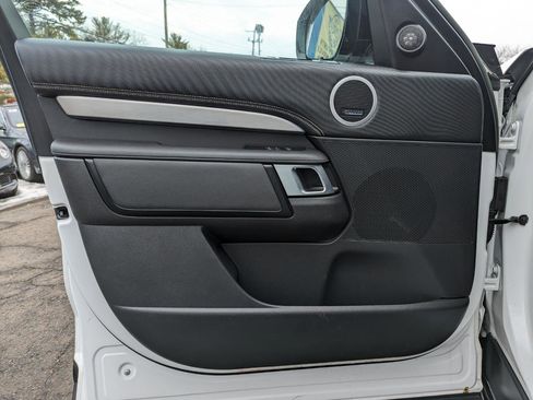 Used 2023 Land Rover Discovery S R-Dynamic image 11