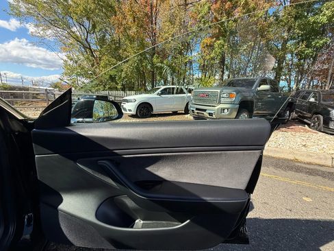 Used 2018 Tesla Model 3 Long Range image 29