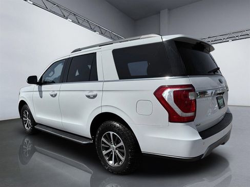 Used 2021 Ford Expedition XLT image 5