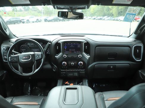Used 2022 GMC Sierra 2500 AT4 w/ AT4 Preferred Package AWD/4WD image 13