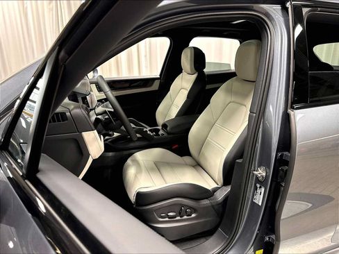 New 2026 Porsche Cayenne AWD/4WD image 5