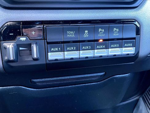 Used 2022 RAM 2500 Big Horn w/ Level A Equipment Group image 31