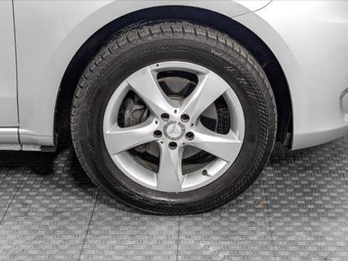 Used 2016 Mercedes-Benz Metris Passenger w/ Premium Appearance Package image 30