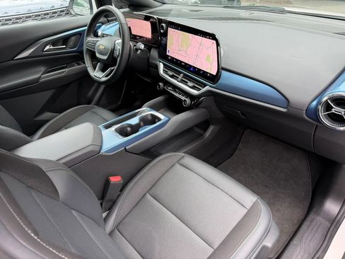 Used 2024 Chevrolet Equinox EV LT FWD image 21