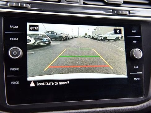 Certified 2024 Volkswagen Tiguan SEL R-Line AWD/4WD image 13