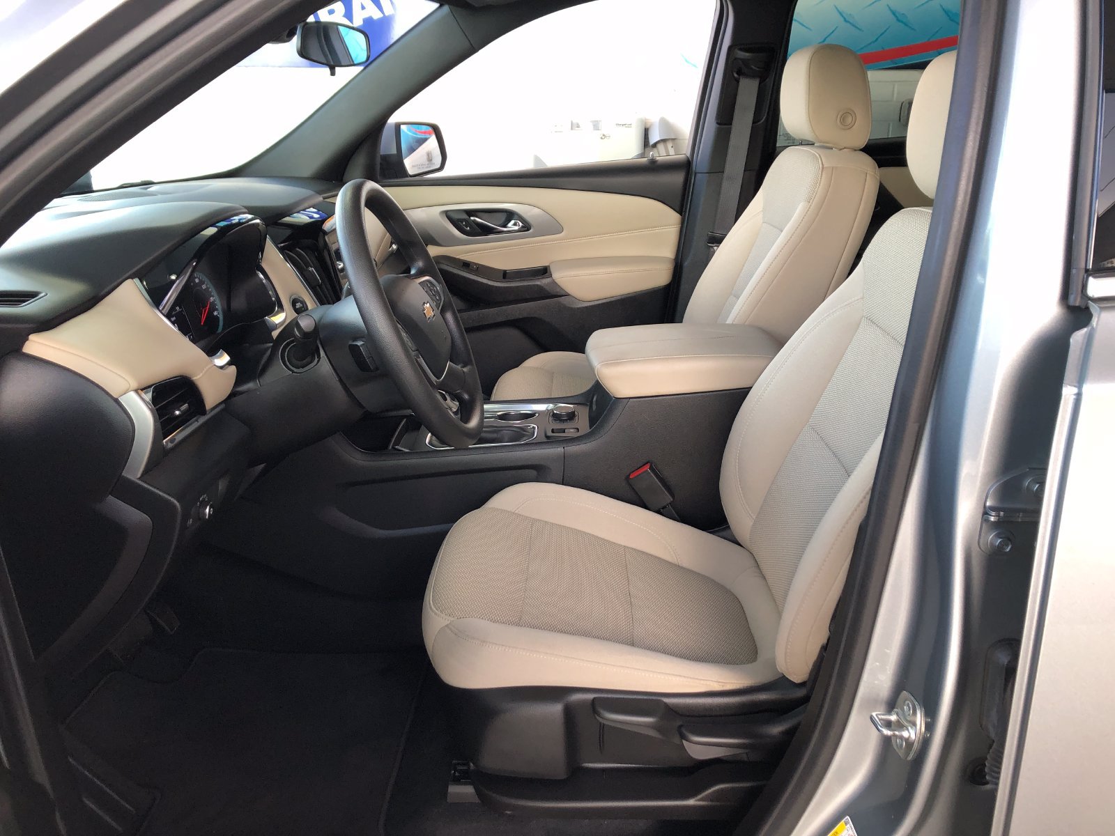 Used 2024 Chevrolet Traverse LS w/ Safety Package FWD image 19