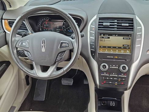 Used 2018 Lincoln MKC Select w/ Select Plus Package image 26