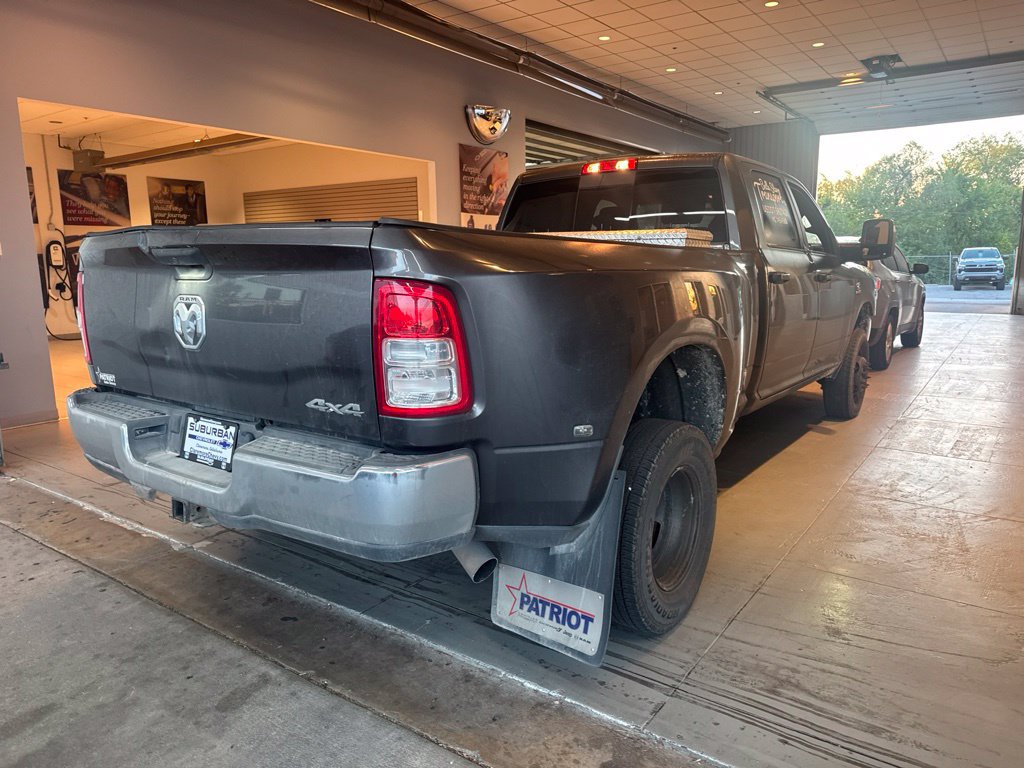 Used 2024 RAM 3500 Tradesman w/ Chrome Appearance Group AWD/4WD image 3