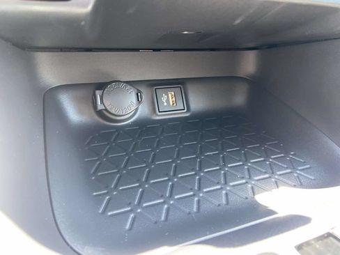 Used 2025 Toyota RAV4 XLE w/ Convenience Package FWD image 27