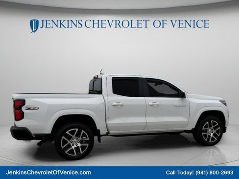 Used 2023 Chevrolet Colorado Z71 w/ Z71 Convenience Package 2 AWD/4WD image 5