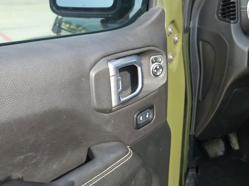 Used 2021 Jeep Wrangler Unlimited Sahara AWD/4WD image 12