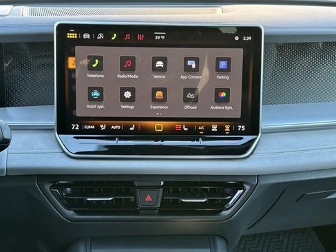 New 2026 Volkswagen Tiguan SE R-Line image 23