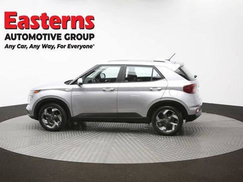 Used 2023 Hyundai Venue SEL image 62